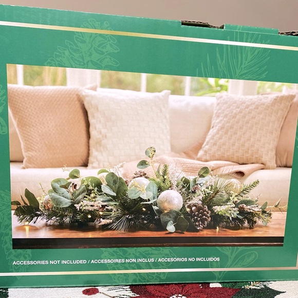 Brand new Holiday Centerpiece with LED lights, original package, never used. - Picture 2 of 7